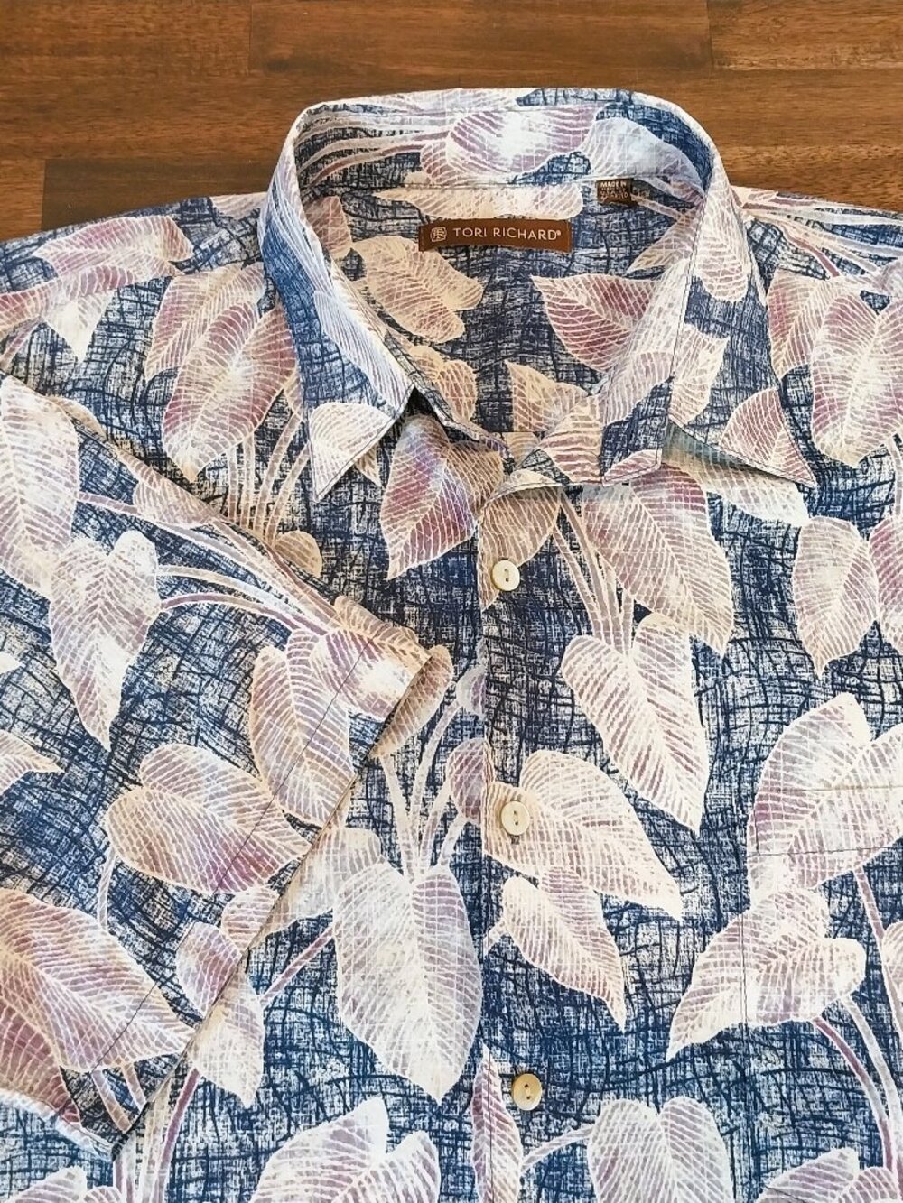 Tori Richard Hawaiian Aloha Shirt Medium Blue Purple Leaves USA Made 100% Cotton